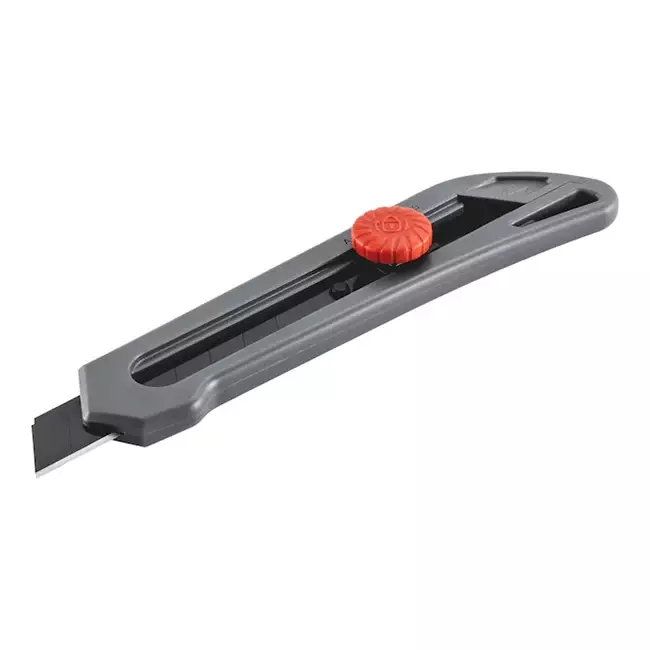 Cutter avec système de coupe 18mm